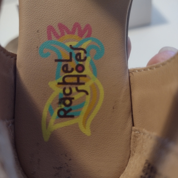 Tan Sandals by Rachel shoes sz 9 - Picture 4 of 5